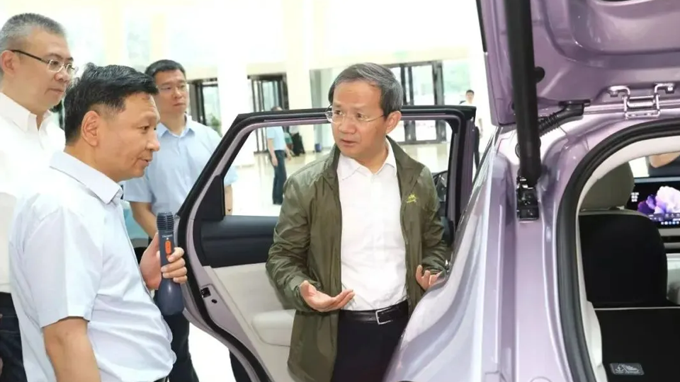 市委副书记、市长殷勇调研北汽集团，强调要当好本市汽车产业中坚力量
