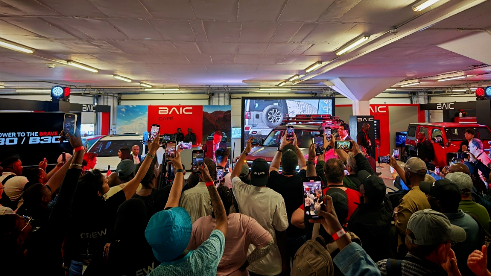 闪耀FOM丨北汽南非全新车型B30领衔亮相2025约翰内斯堡国际汽车节