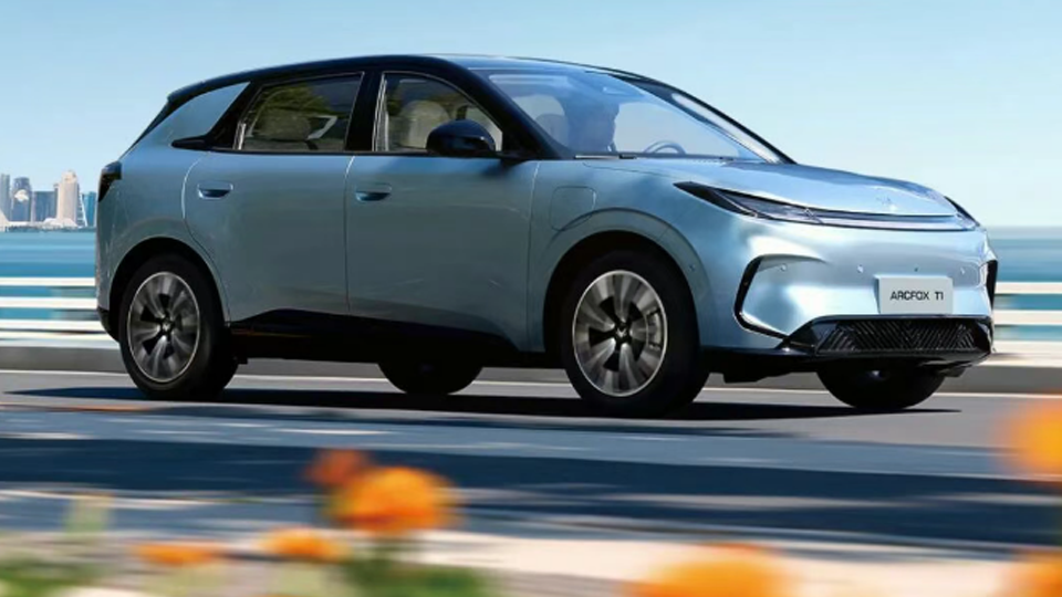 官方指导价6.28-8.78万元！北汽极狐T1超值上市！