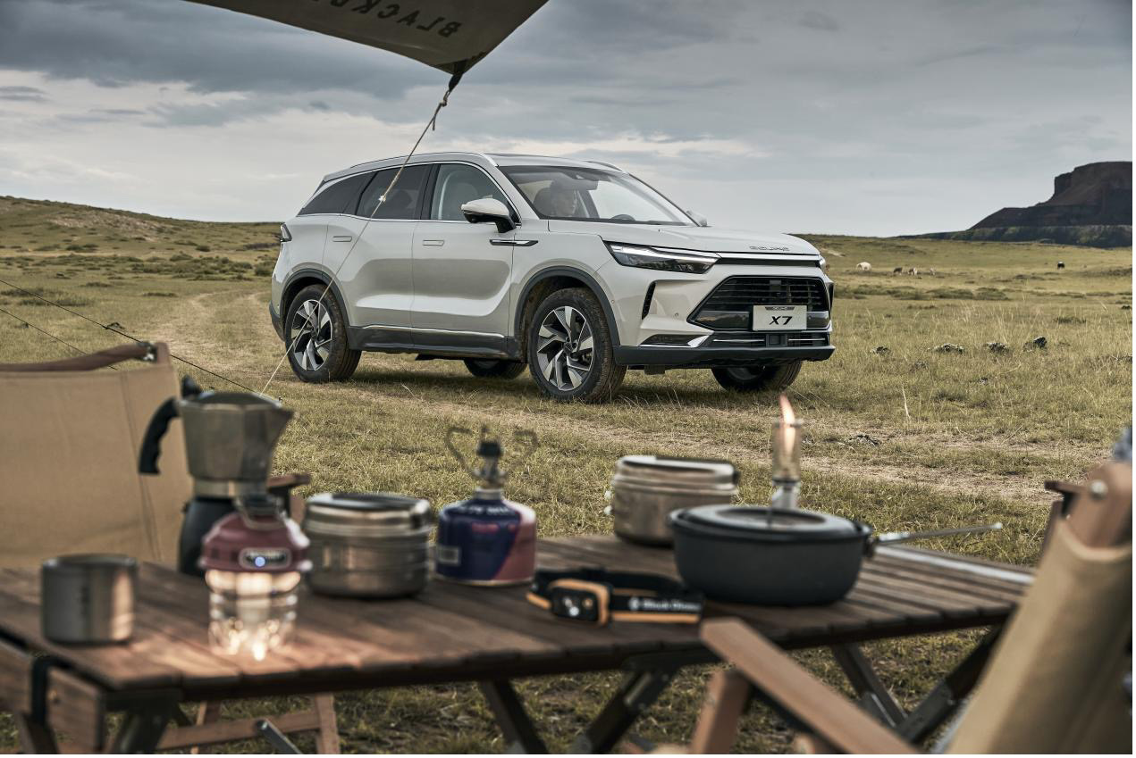 Whether you want to go outdoor camping or open a trunk café, BAIC X7 is your best choice